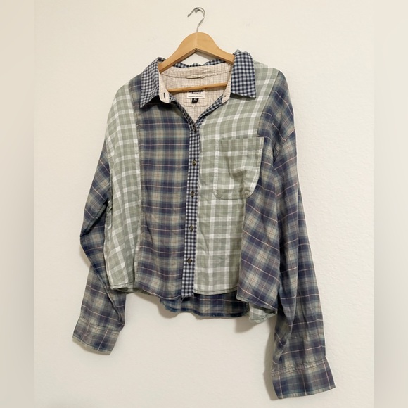 NWOT American Eagle Cropped Flannel Shirt - Picture 3 of 7